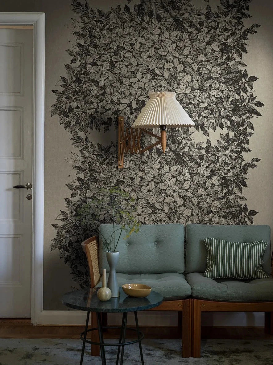 With its imaginative lush Hazel tree illustration beautifully crafted on a fine linen textured background, our Hassel wallpaper in hues of black and light brown creates a look that is bold and beautiful.