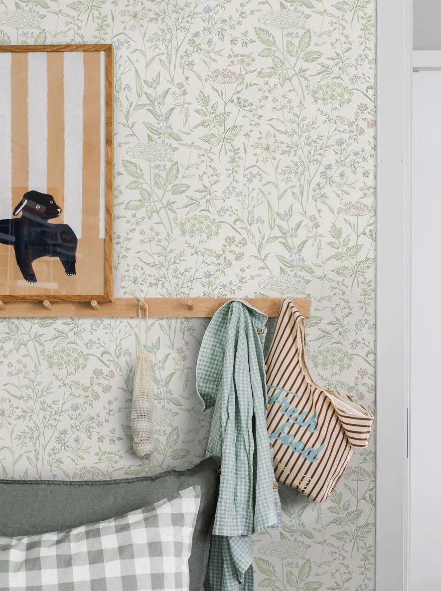 Colored in pretty pastel shades of green, blue and pink, our Emil wallpaper is brimming with vintage elegance and contemporary charm.