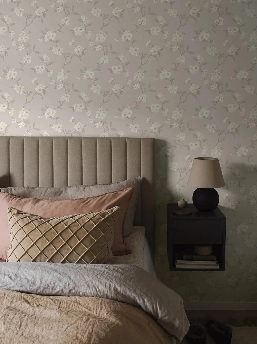 omantic and tranquil, our Marie wallpaper showcases mild natural hues of beige, cream and light grey to create a harmonious hygge haven.