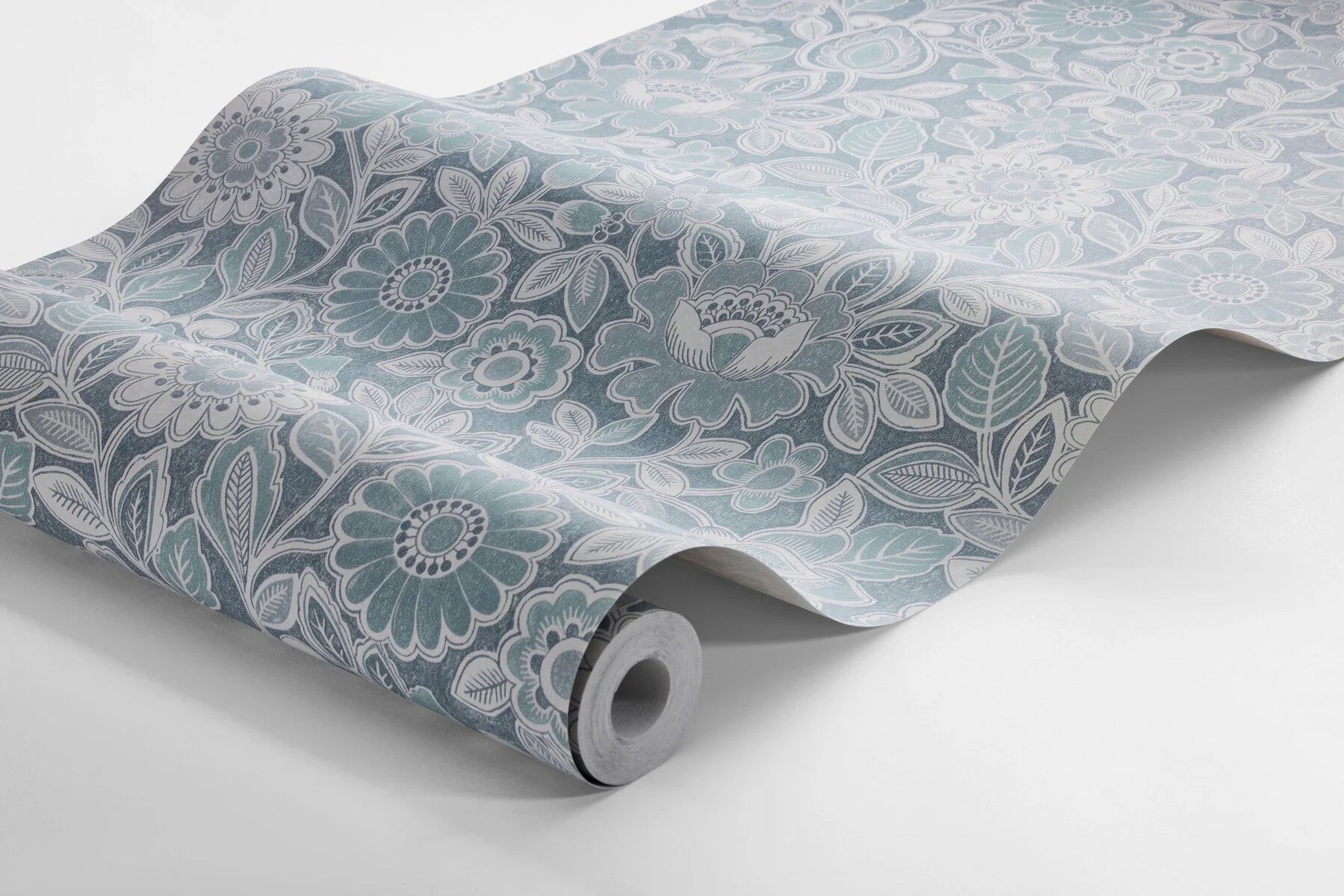 Experience the delightful happiness of our Sonja wallpaper in beautiful blue tones. 