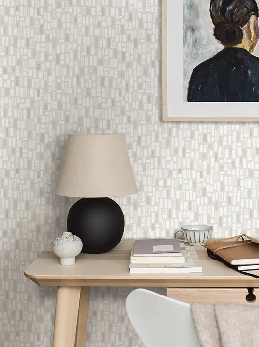 Colored in a warm and cozy palette of grey with hints of beige and brown, our Elvis wallpaper is contemporary and timeless.