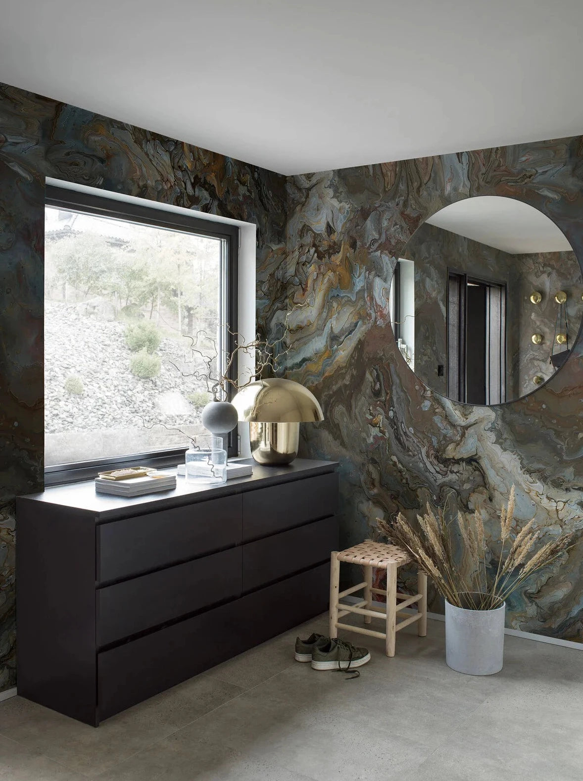 Marbled Paper wallpaper is inspired by the exquisite interplay of shades found in this naturally occurring stone.