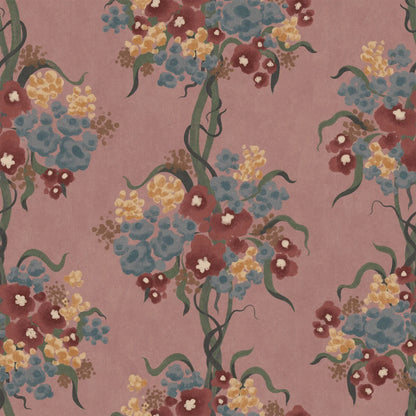 On the floral Boquette wallpaper, beautiful bouquets of loosely arranged flowers twist gently upwards toward the ceiling. 