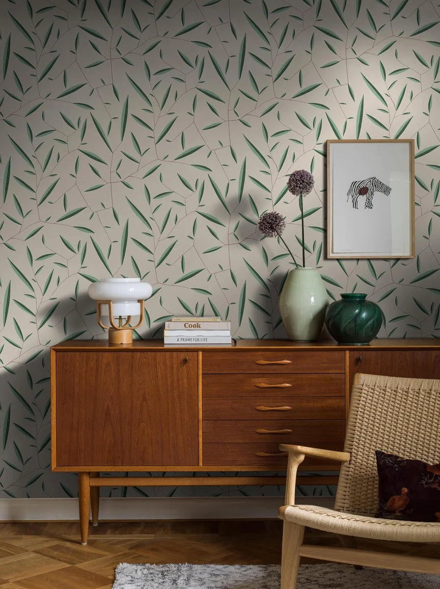 In this lovely Daphne wallpaper, Dagobert Peche’s laurel leaf motif flows gracefully across the wall.