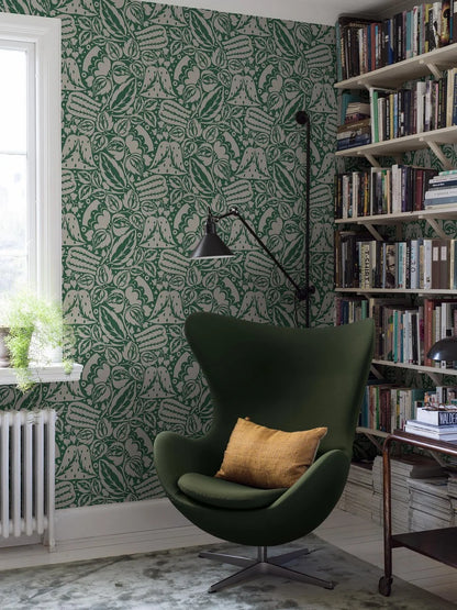 This beautiful Leipzig wallpaper designed by Josef Hoffmann is presented here in a new green tone. 