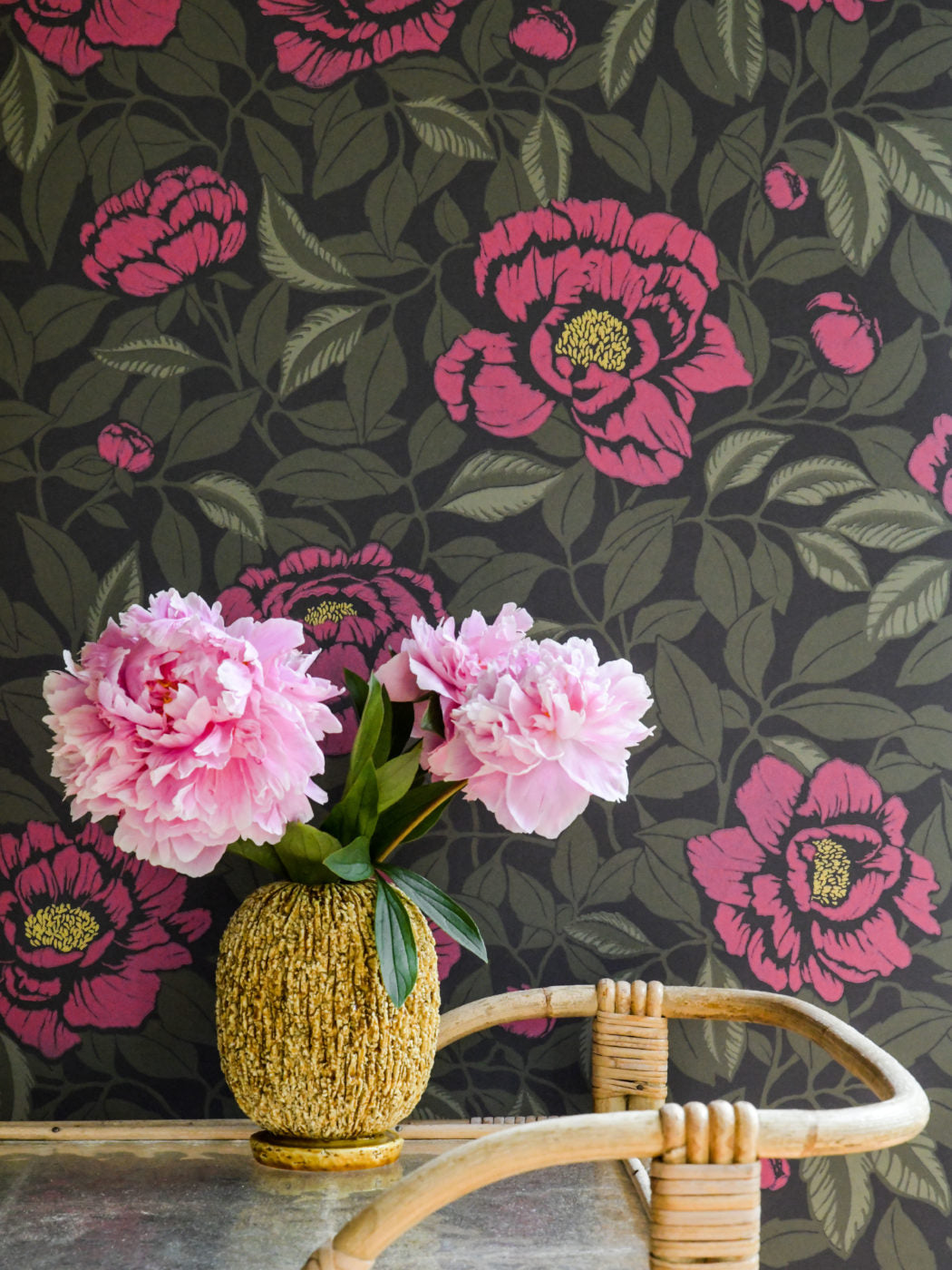 The peony is in bloom for a very short time, but with the most wonderful flowers. Classic, timeless in this wallpaper design.