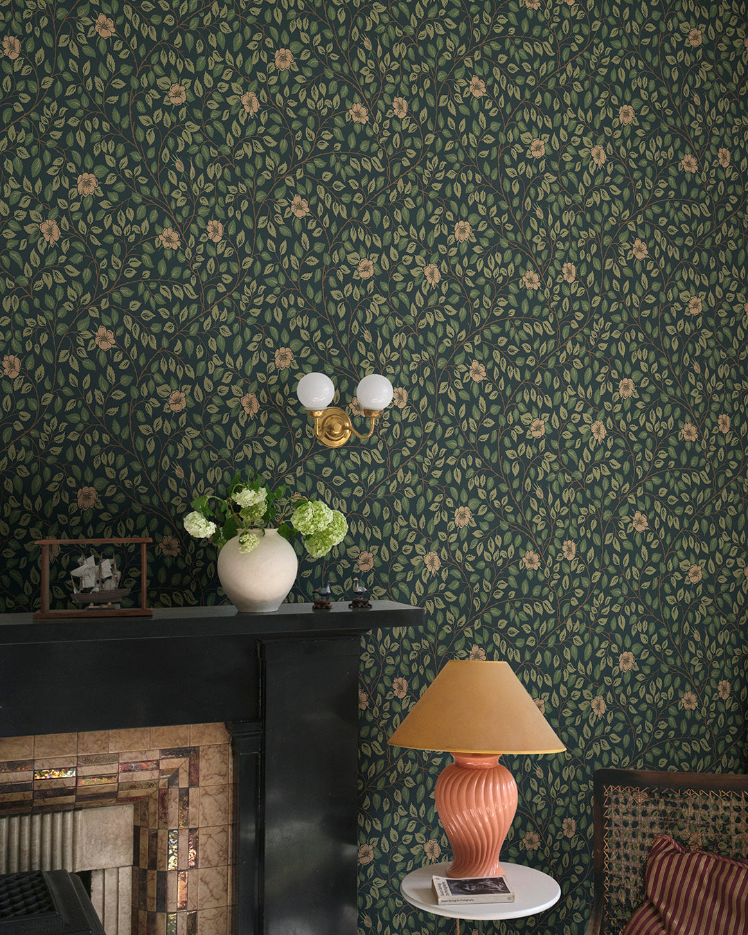  The Castle Rose wallpaper pattern is named after our Swedish royal family's summer residence, Solliden on Öland. 